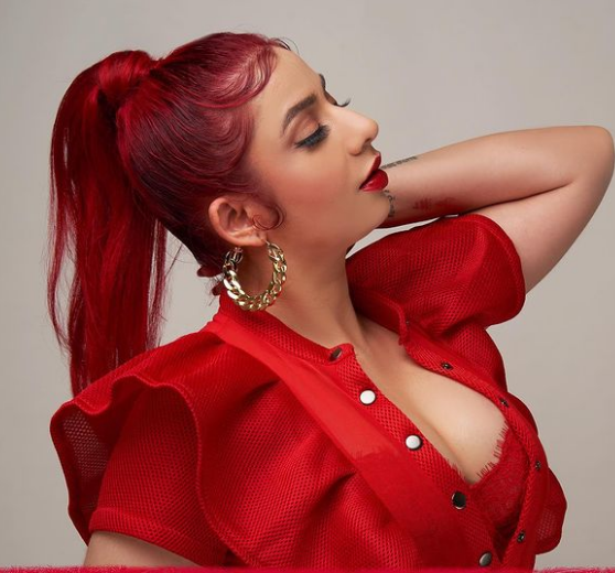 Jasmine Sandlas Indian-American Singer Performs a Variety of Styles |  Koshal Research Support