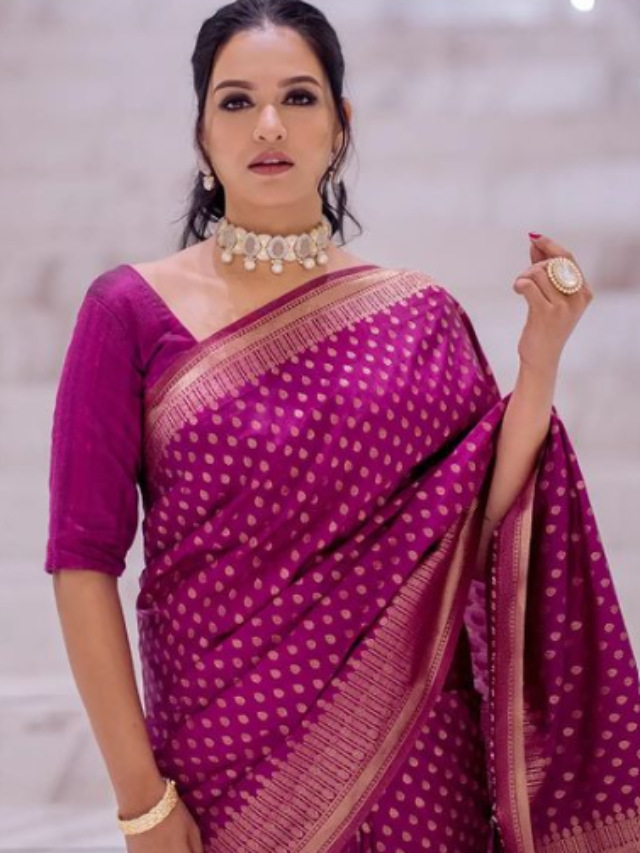 Priyanka Sarkar wore a traditional sari outfit